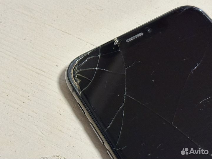 iPhone Xs, 64 ГБ