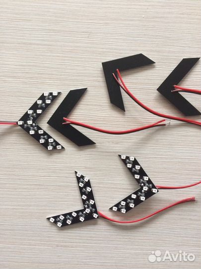 Стрелка- указатель поворота в зеркало