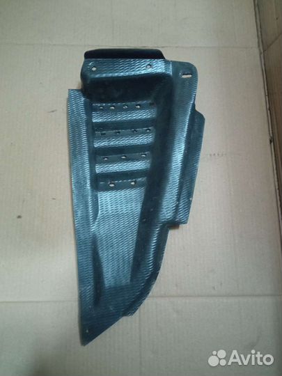 Renault Laguna 1 подкрылок