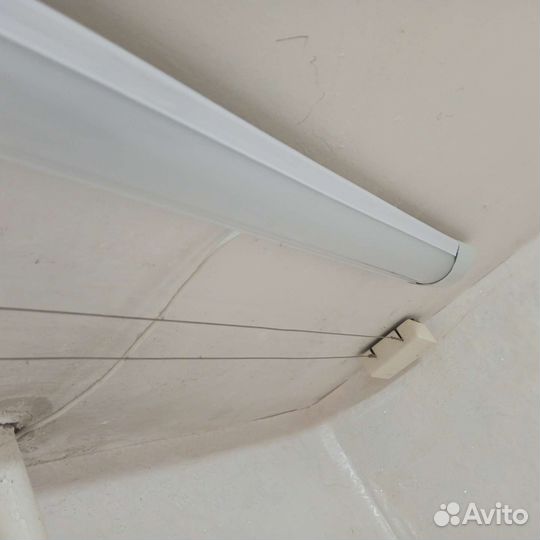 Потолочный карниз-струна