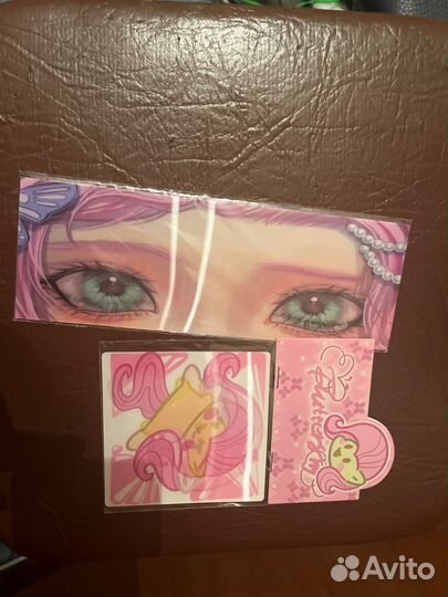 Лот мерча с лошадками