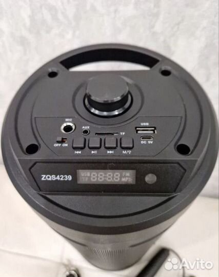 Музыкальная колонка караоке с Bluetooth. Новая