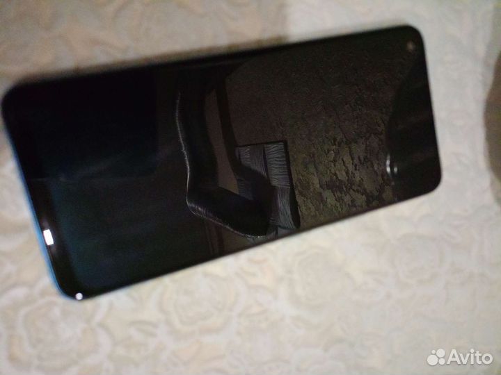 Телефон Realme8 pro