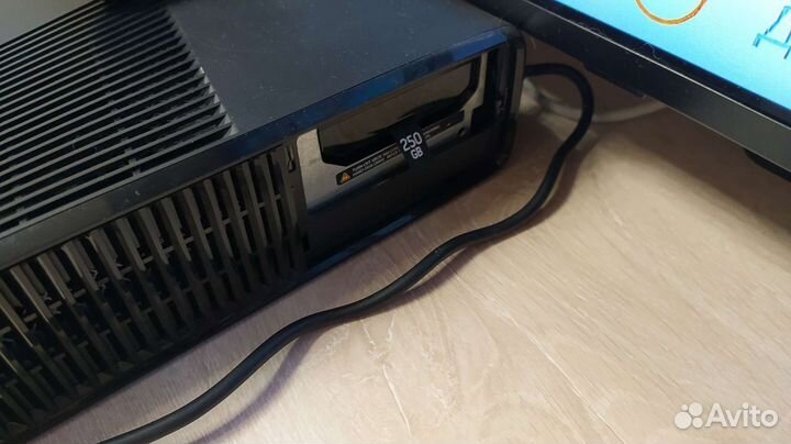 Xbox 360 slim freeboot 250 Gb