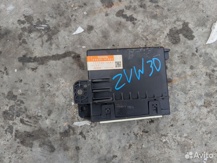 Электронный блок Toyota Prius ZVW30 2ZR-FXE