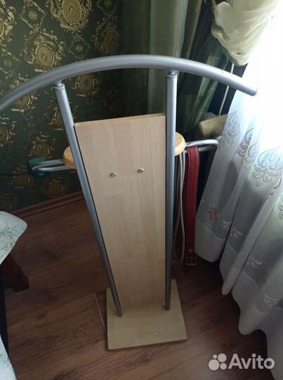 Вешалка для одежды напольная