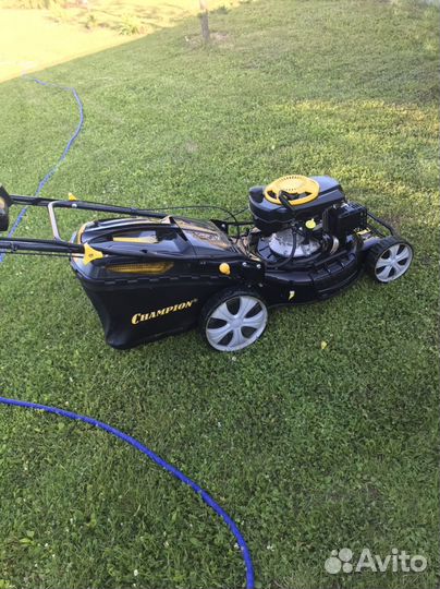 Газонокосилка бензиновая самоходная