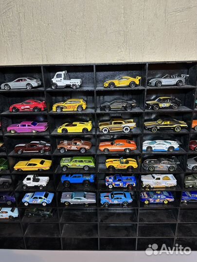 Hot wheels 75 шт +полка на 100 мест