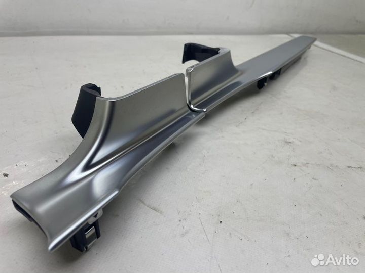 Накладка декоративная Mercedes-Benz C W205 2.0