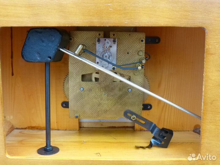 Настольные часы с боем «Янтарь» (СССР)