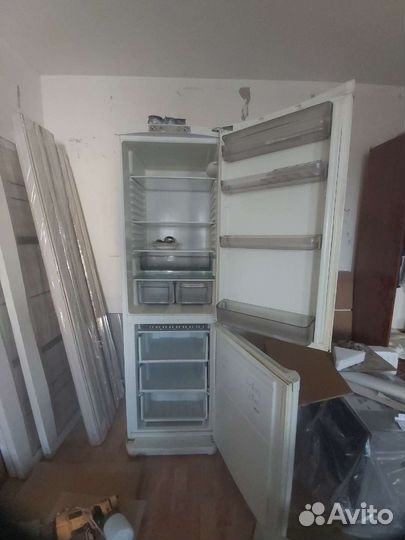 Холодильник hotpoint ariston бу