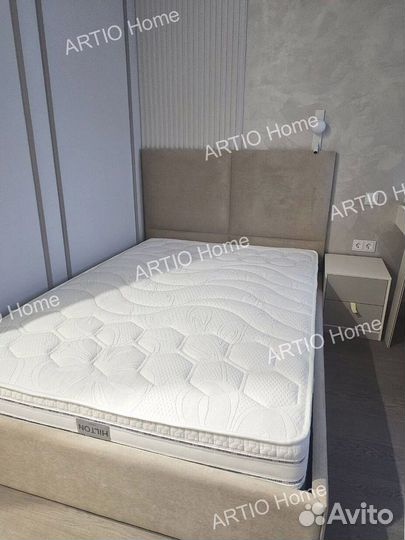 Кровать с мягким изголовьем