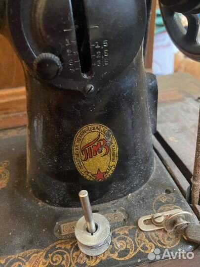 Швейная машина Singer