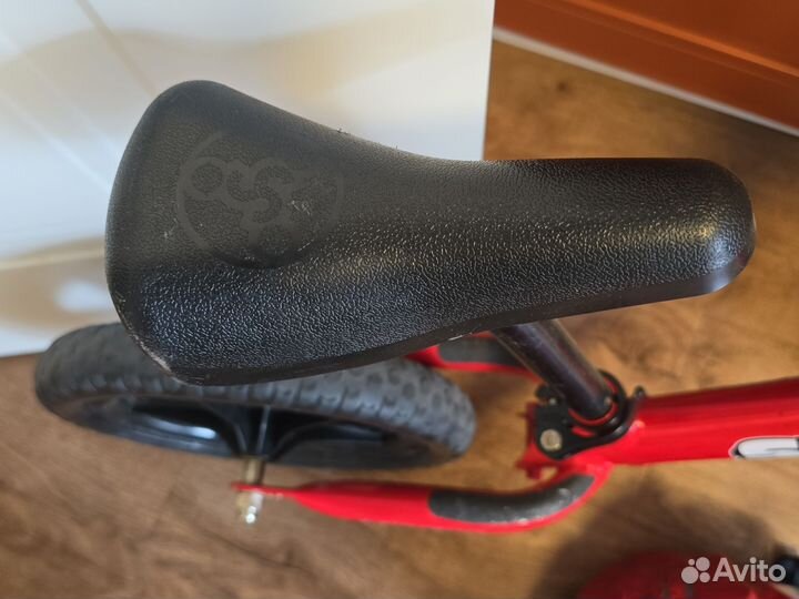 Беговел strider sport и шлем динозавр из Америки