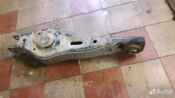 Рычаг поперечный задний Kia Sorento 2