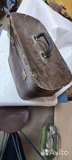 Антикварный кофр для фотокамер