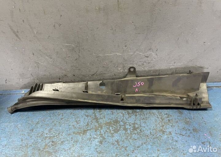 Уплотнитель крыла левый Infiniti Ex J50