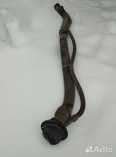 Заливная горловина бензобака Hyundai Accent