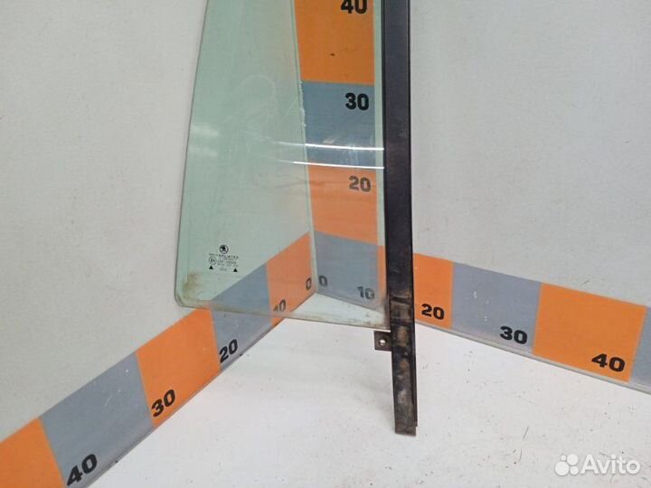 Стекло двери задней правой Skoda Octavia A4 1.6