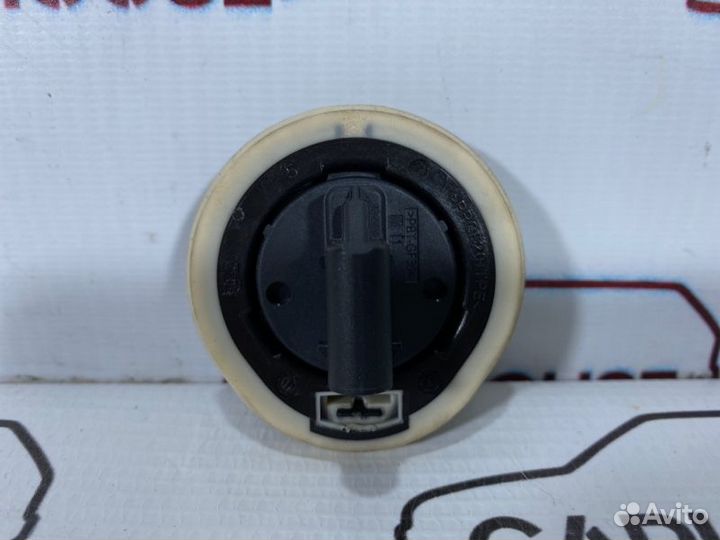 Датчик удара передний левый Volkswagen Jetta 6