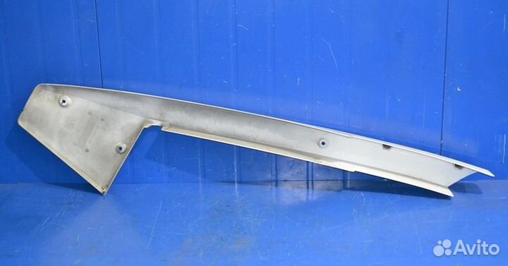 Спойлер кабины боковой, верхний левый mercedes-ben