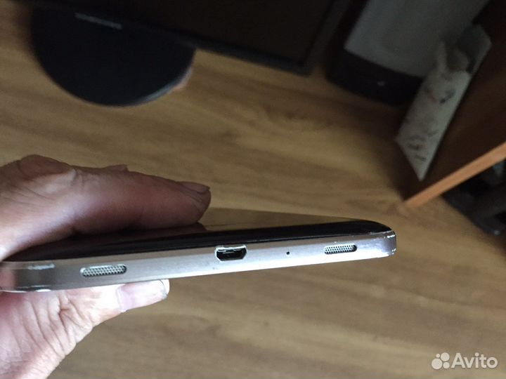 Samsung таб3 5200 32гб таб E sm t -561