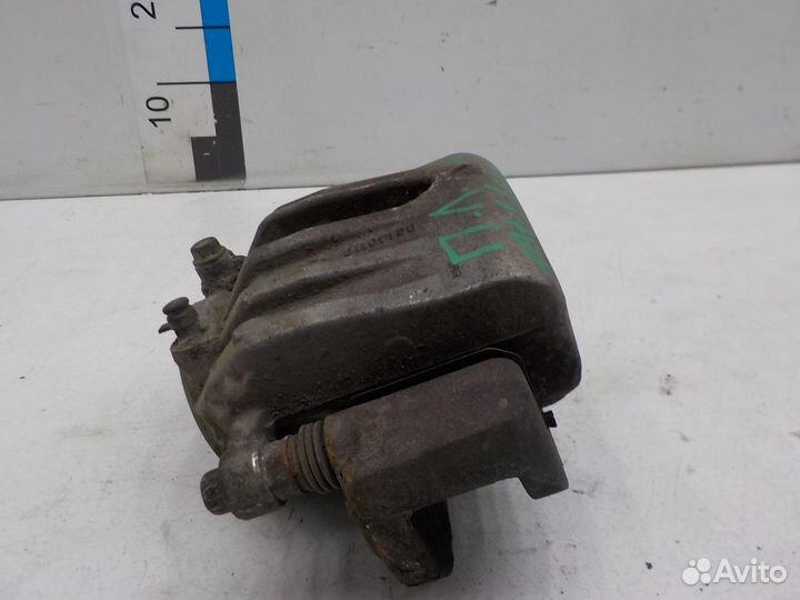 Суппорт передний левый Hyundai Genesis