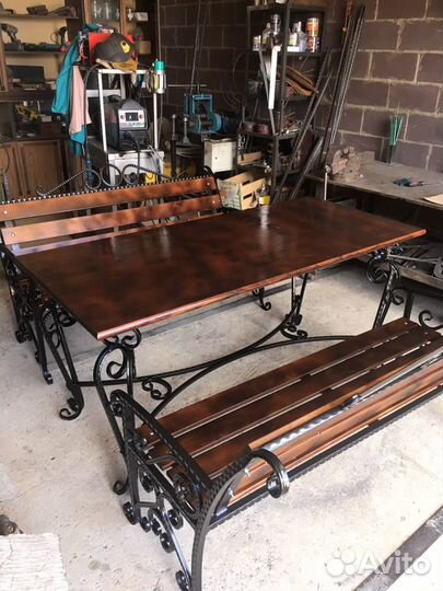 Столик уличный