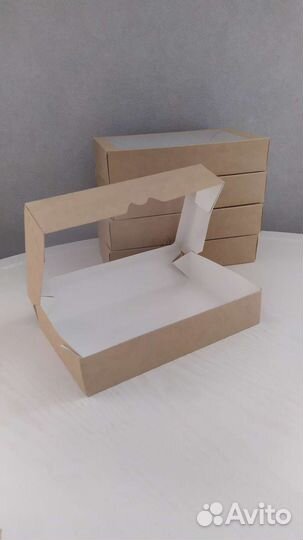 Крафтовая коробка с окошком