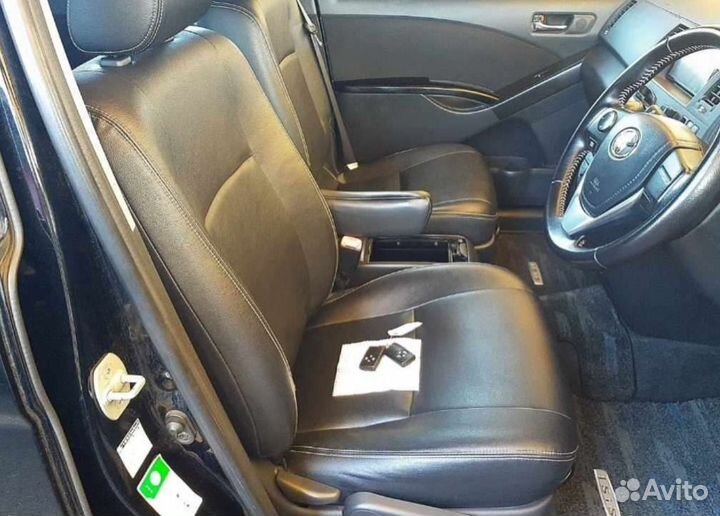 Toyota Isis 1.8 CVT, 2015, 46 000 км