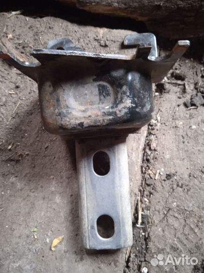 Опора двигателя Рено Логан 2 левая