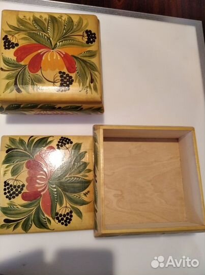 Матрешки, черпак хохлома, шкатулки