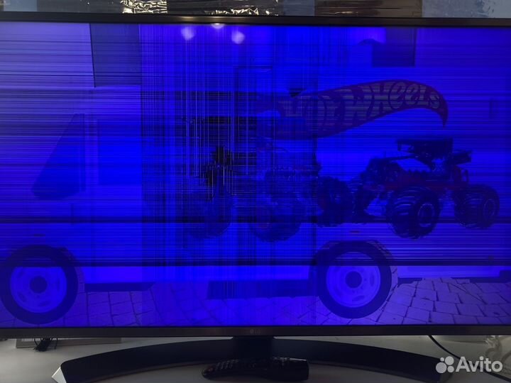 Телевизор LG 43UH676V