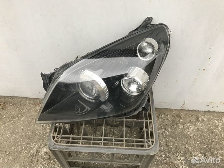 Opel Astra H Фара ксенон L