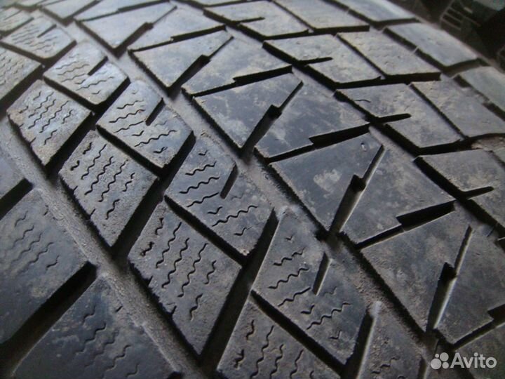 Bridgestone Blizzak DM-V1 245/65 R17