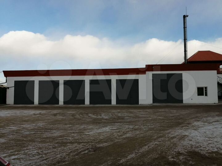 12 отдельных помещений общей площадью 1500м²