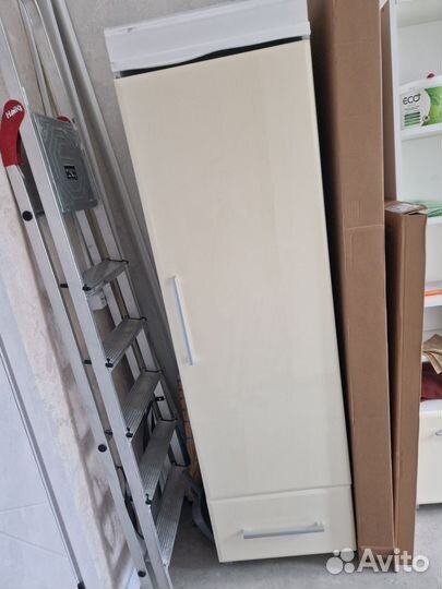 Шкаф и полка