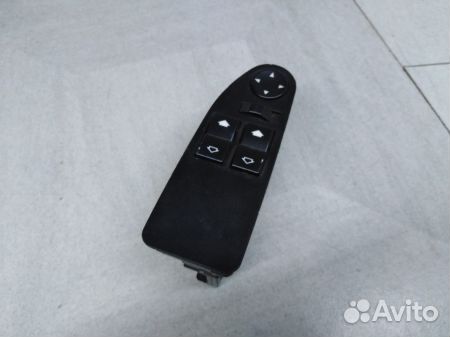 Блок управления стеклоподъемниками и зеркалами