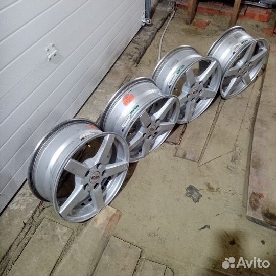 Продам диски r16