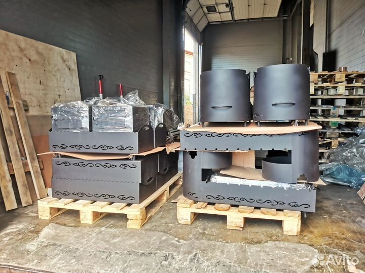 Мангал с подказанником, полочкой и дровницей