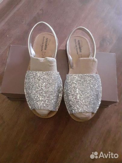 Босоножки для девочки новые