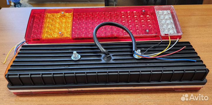 Фонари К-кт задние (525х140мм) на Фуру 6ть секций