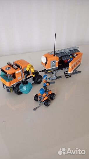 Lego city arctica-3