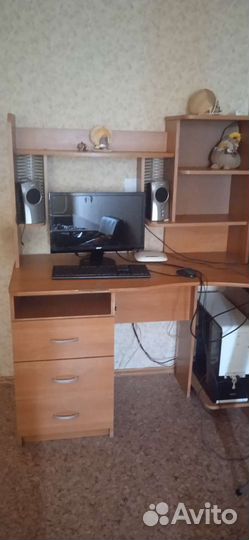 Компьютерный стол