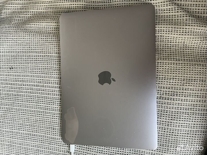 Macbook pro 13 (2017) i5, 8GB RAM, 128 GB