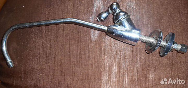 Продаётся гусак с краном для фильтра питьевой