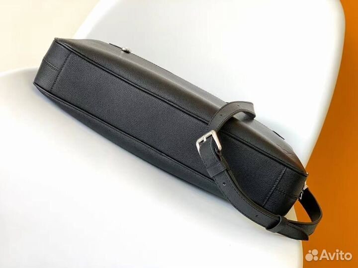 Мужской кожаный портфель Louis Vuitton