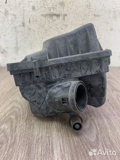 Корпус воздушного фильтра Opel Astra H Z16XEP