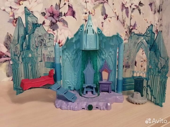 Домик и беседки Анны и Эльзы 