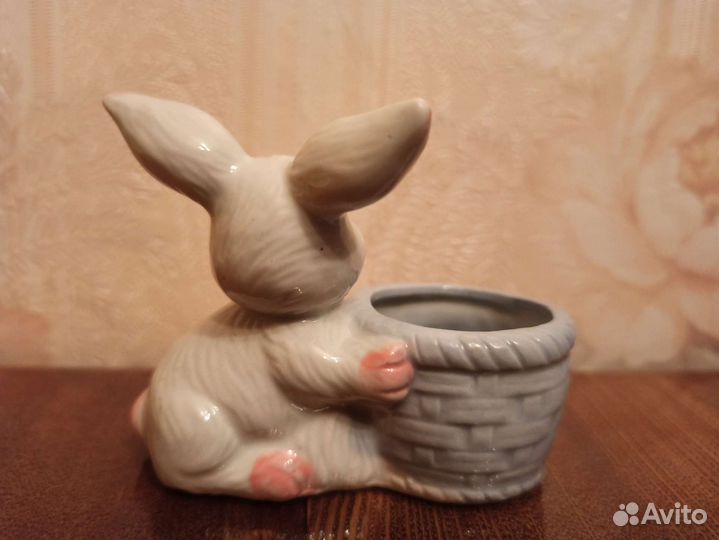 Заяц подставка под яйцо
